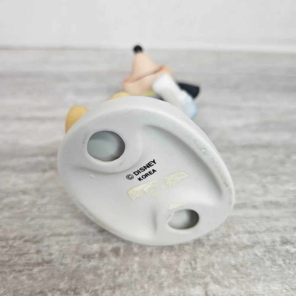Disney‎ Mickey Mouse Figurine Skier Winter Hat Korea Collectible Decor